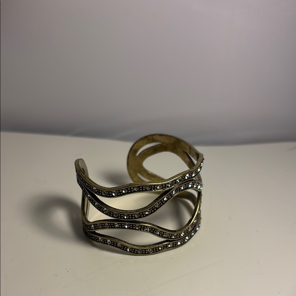 Jewelry - Elegant Gold and Silver Wave Bracelet